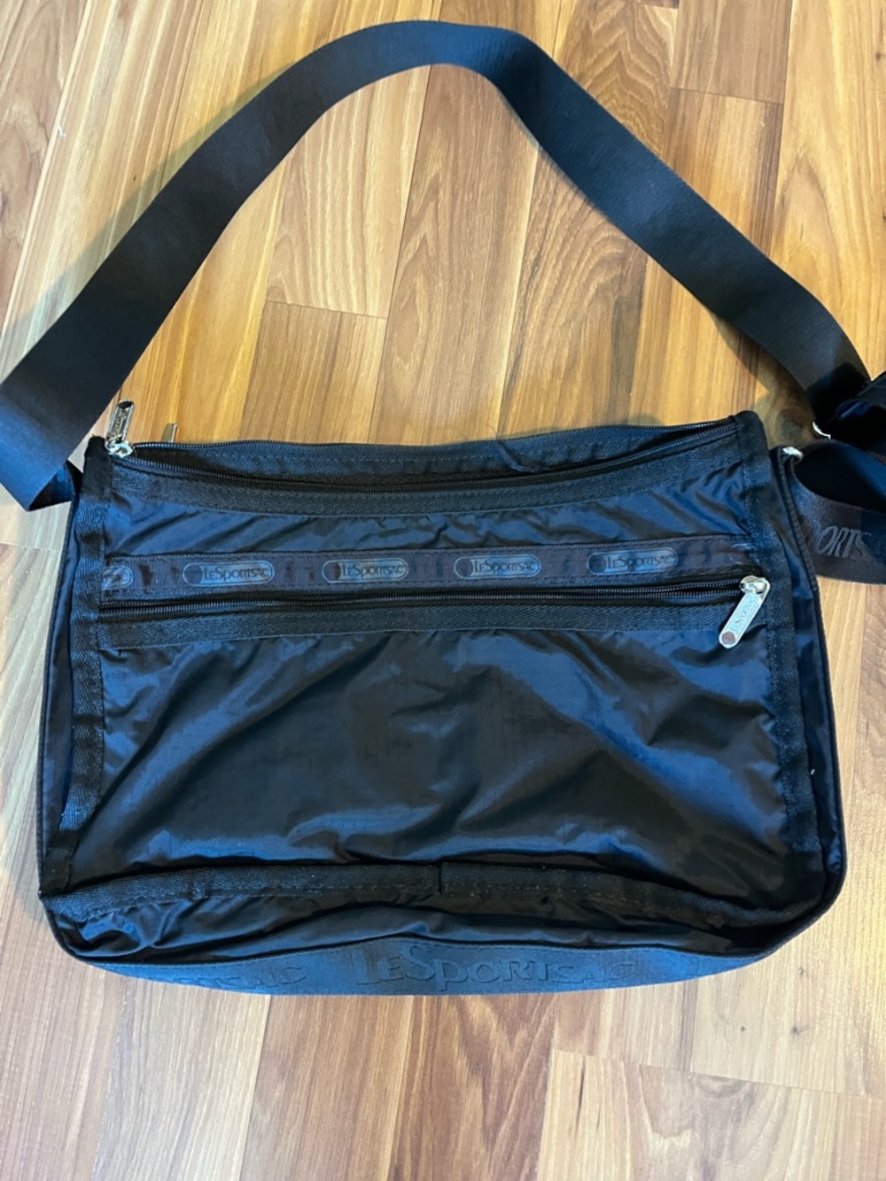 Lesportsac Black Nylon Messenger Crossbody Bag